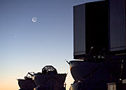 Hauptteleskop 1 mit Mond und Venus
