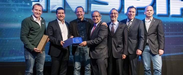 Representantes de Microsoft, Metric Arts y ESO reciben el premio de manos de ACTI