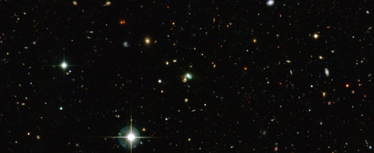 A galáxia feijão verde J2240