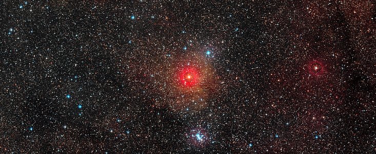 La zona di cielo intorno alla stella ipergigante gialla HR 5171