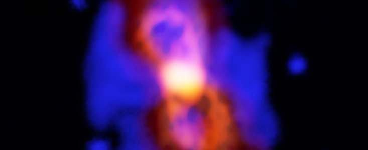 Radioactieve moleculen in het overblijfsel van een stellaire botsing
