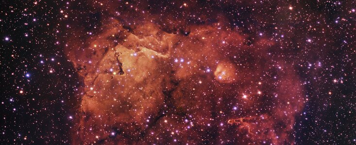 Imagem da nebulosa Sh2-284 obtida pelo VLT Survey Telescope