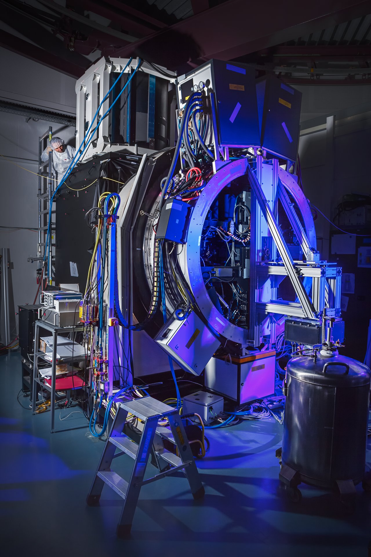 GALACSI Adaptive Optics System Ready to be Mounted on the VLT | ESO ...