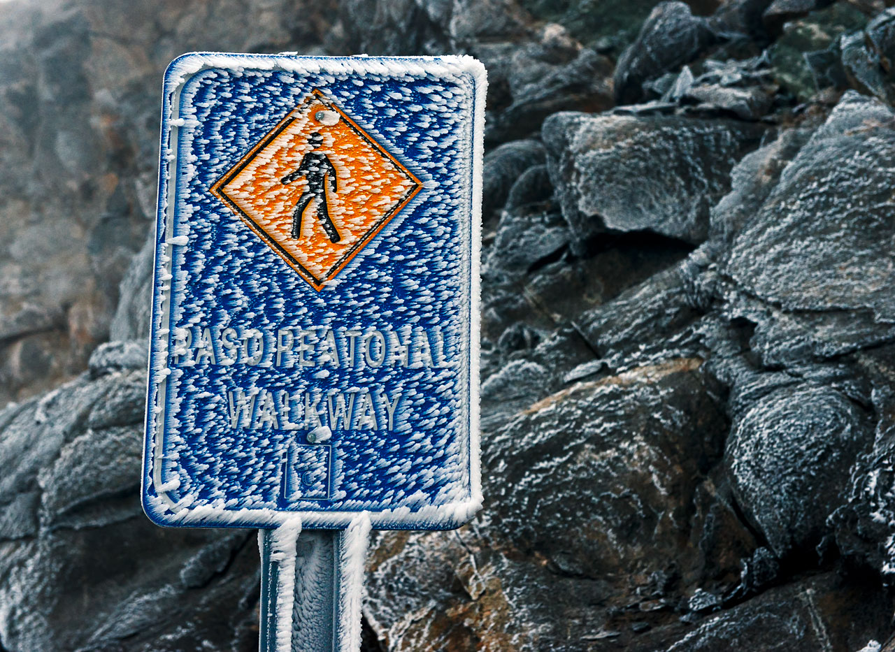 Frose Sign Frozen street sign | ESO el