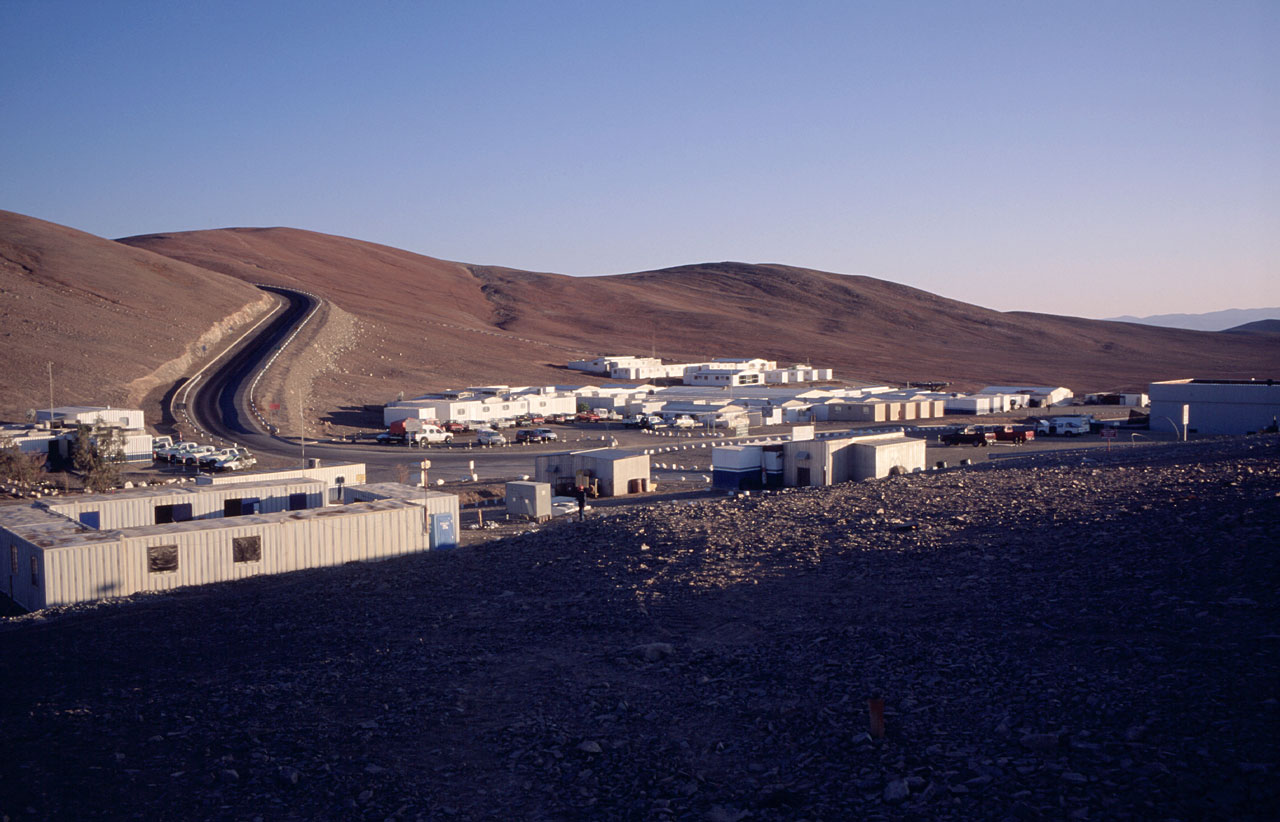 The Paranal Basecamp in morning light.
