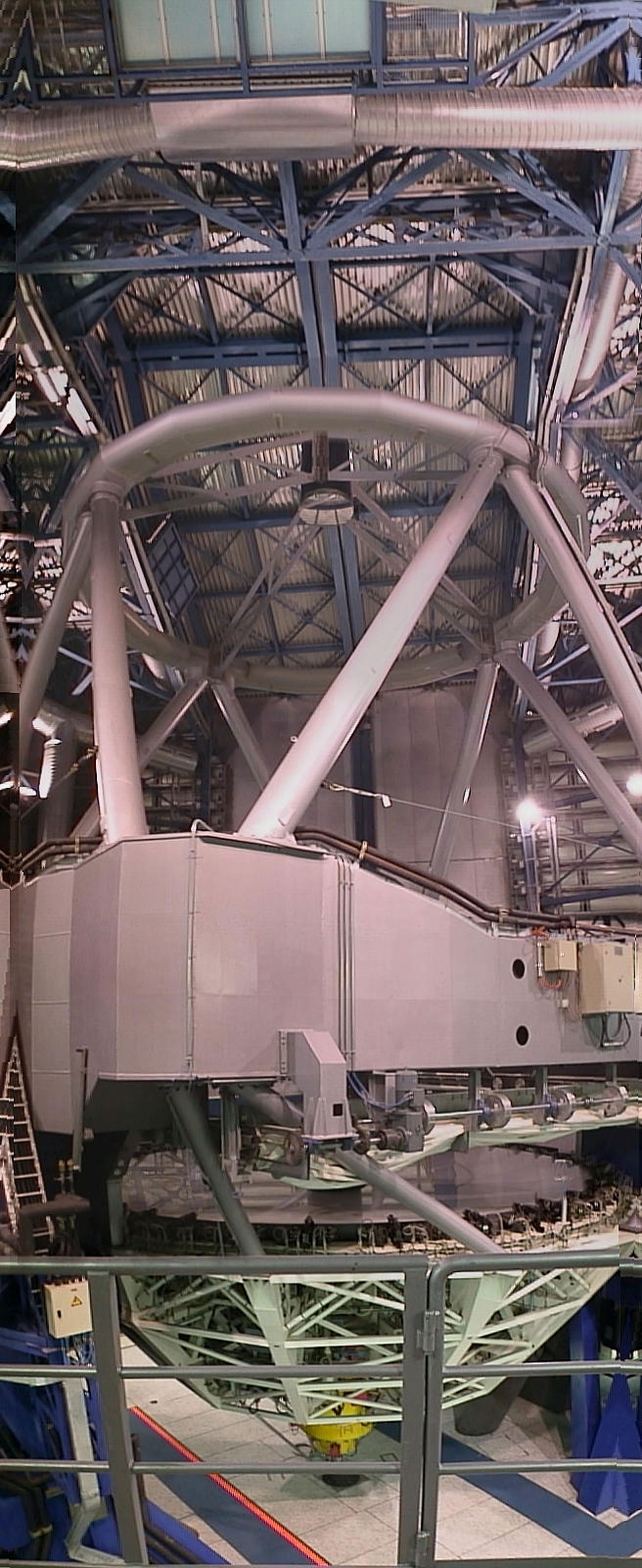 Vertical view of UT1 | ESO