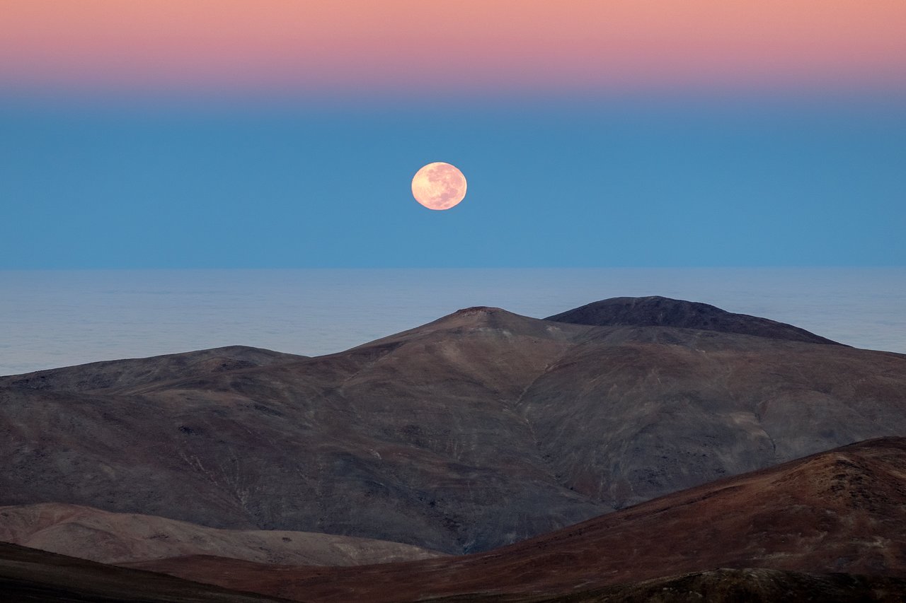 Moon Set main image 1