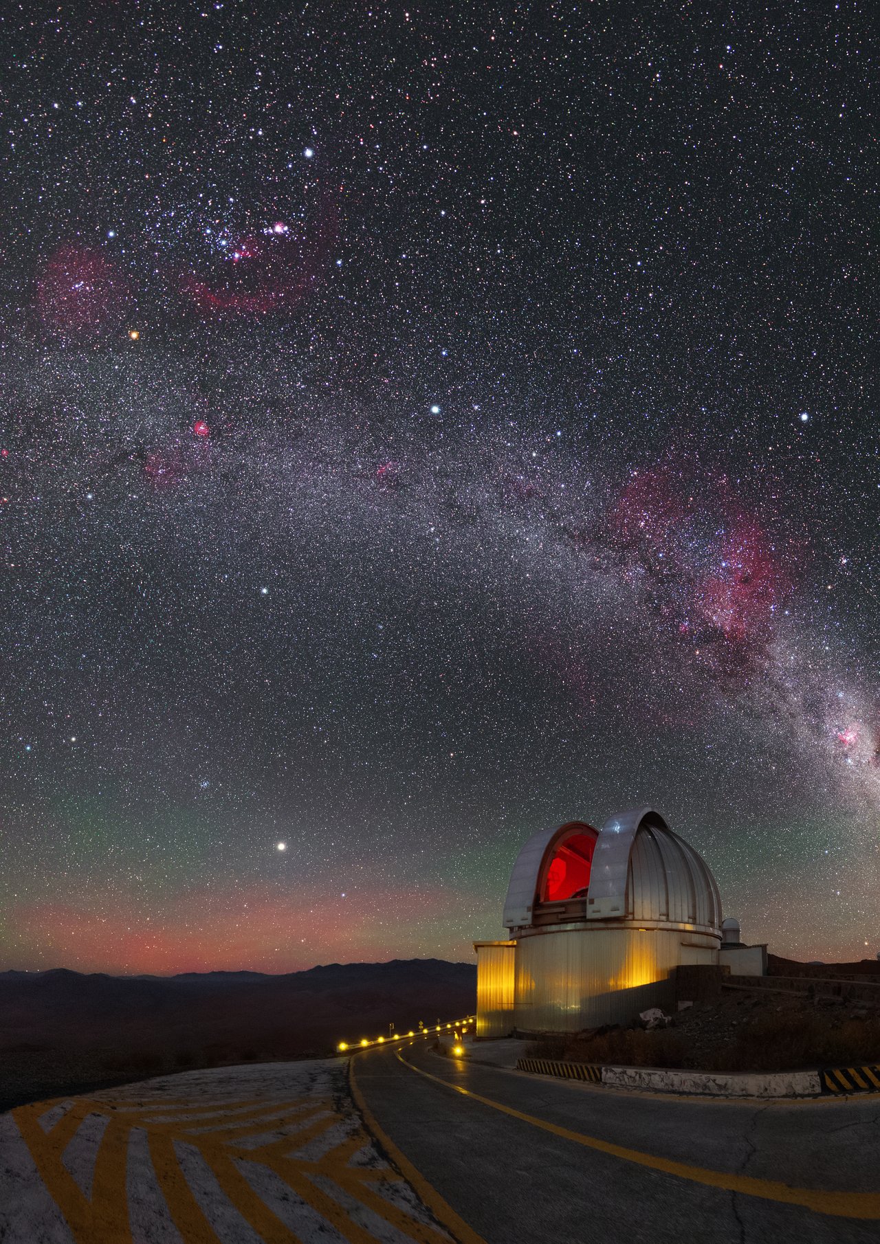 Barnard's Loop red arc over La Silla Observatory — ESO wide field astrophotography
