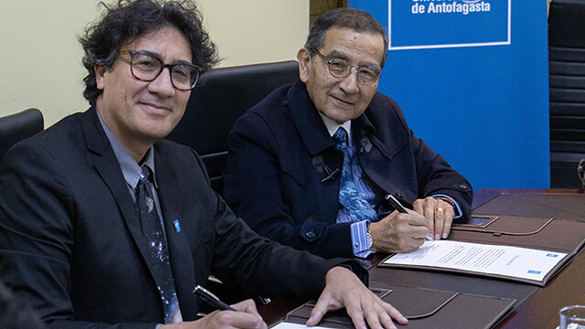Firma acuerdo regional entre ESO y la Universidad de Antofagasta