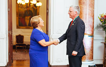 Incoming President of Chile Michelle Bachelet Meets Senior ESO Representatives
