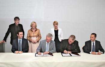 Vereinbarung über den Bau von 4MOST unterzeichnet