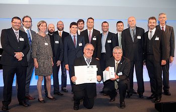 ESO Staff Share Prestigious Award Celebrating Innovation in Laser Technology
