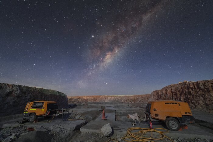 Working under the Milky Way at ELT construction site