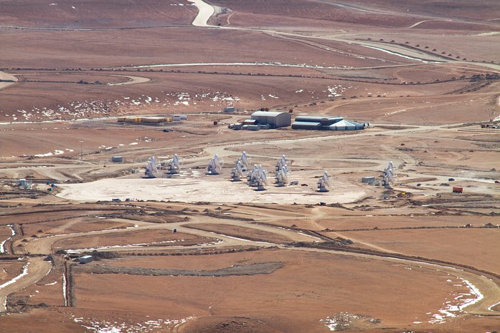 14 antennas at the ALMA AOS