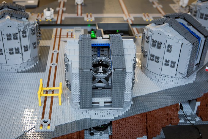 Todos os telescópios do VLT estão agora construídos em LEGO®