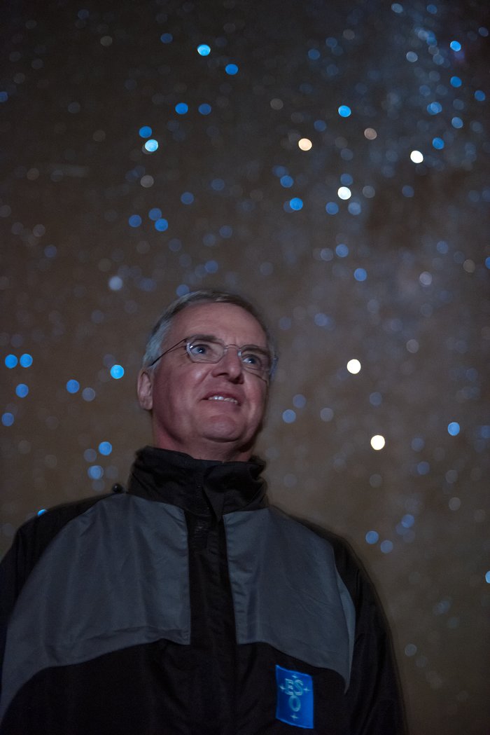 Tim de Zeeuw against a starry background