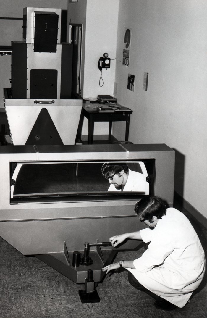 Echelle spectrograph with Bowens camera, 1968
