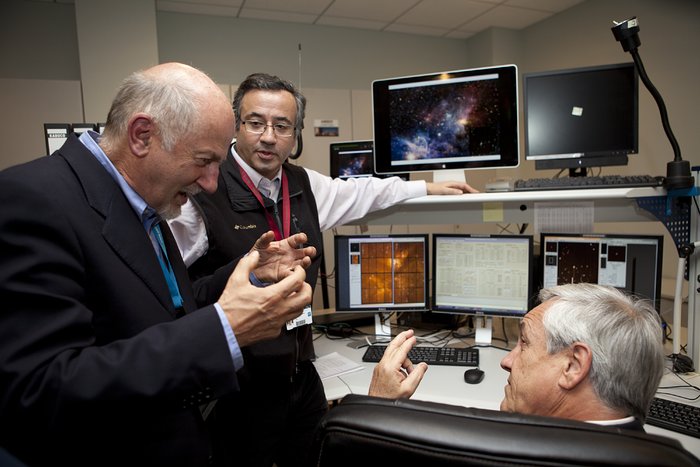 O Presidente do Chile Sebastián Piñera na sala de controle do Paranal