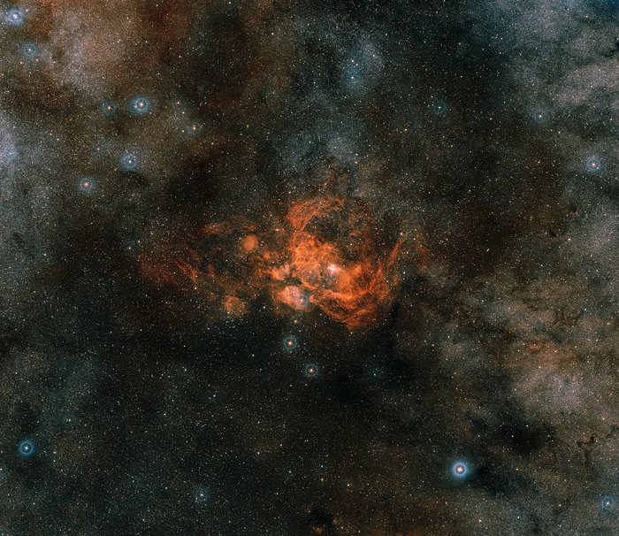 Imagem de grande angular da região da NGC 6357