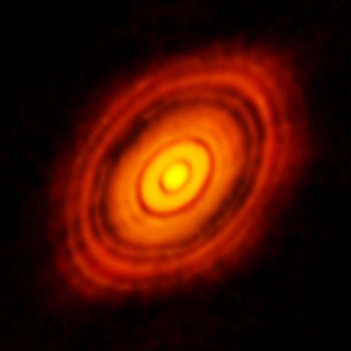 Image réalisée par ALMA du disque protoplanétaire qui entourre HL Tauri