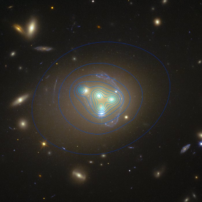 Hubble-Aufnahme des Galaxienhaufens Abell 3827 mit Verteilung der Dunklen Materie