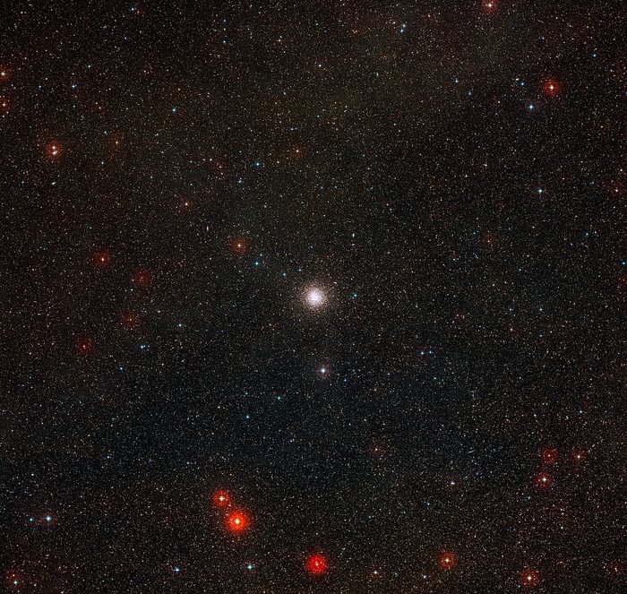 Imagem de grande angular do céu em torno do enxame estelar globular NGC 3201