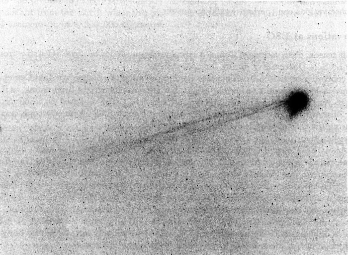 La cometa Austin sviluppa una coda di ioni