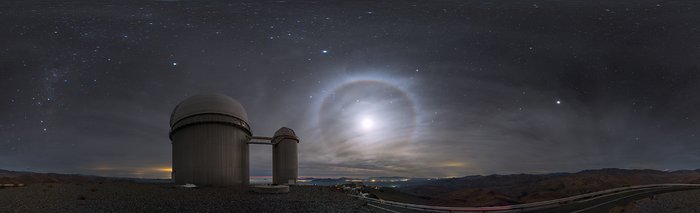 Moonshine over La Silla