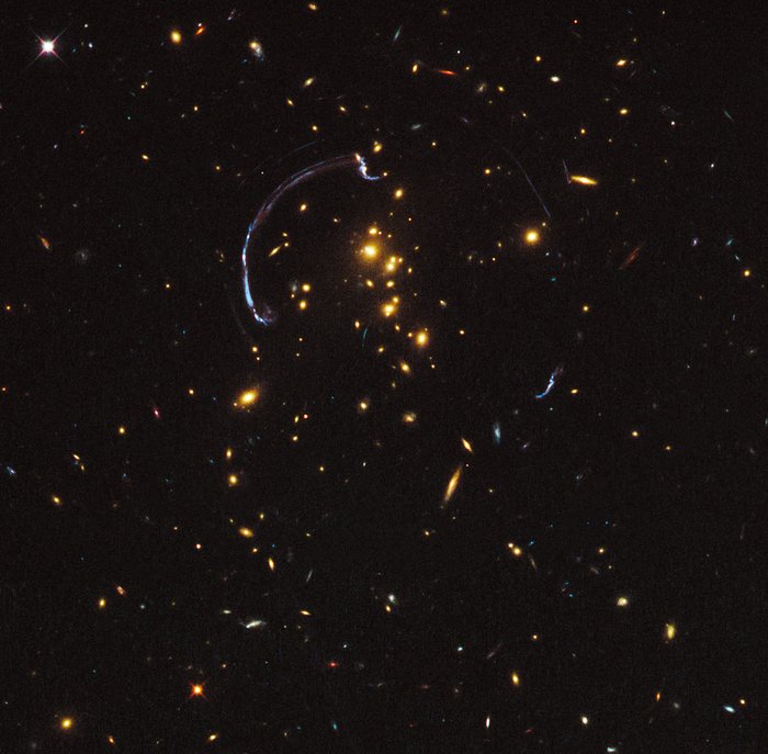 Galaxy cluster RCS2 032727-132623 (uncropped)