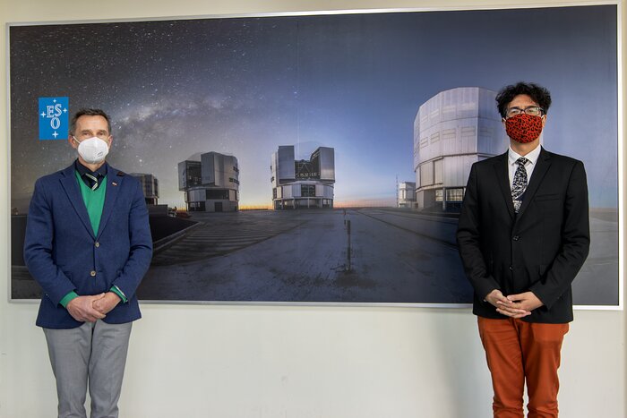 Polish Ambassador in Chile visits ESO offices in Santiago