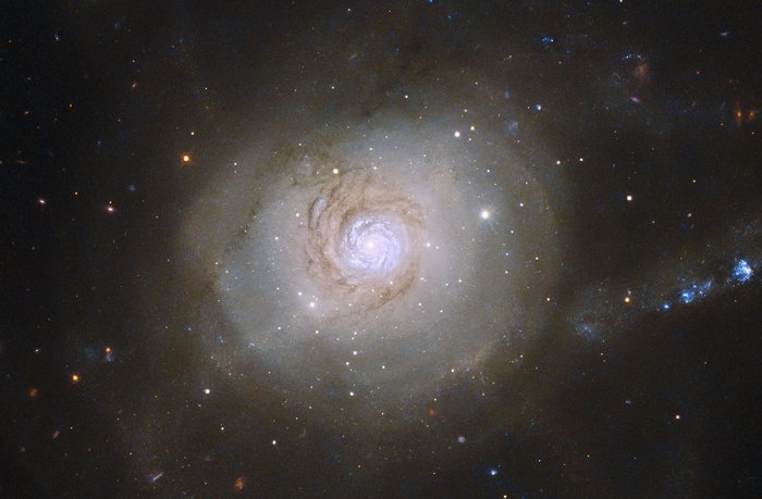 Immagine di NGC 7252 presa dal telescopio spaziale Hubble