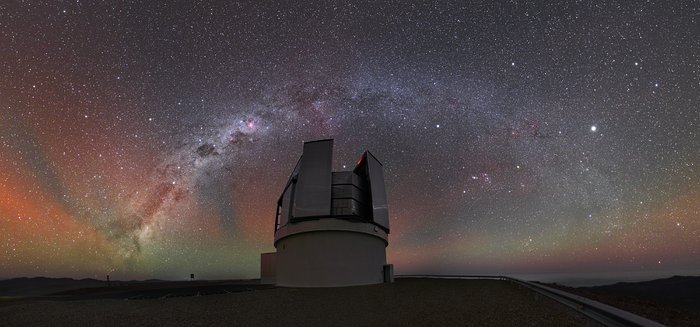 The Milky Way arc over the VISTA in UHD