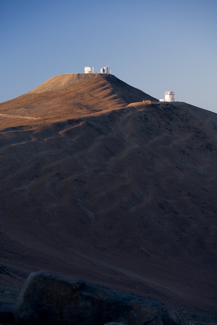 VLT and VISTA in early sunlight*