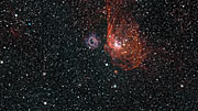 Inzoomen op de gloeiende gaswolken NGC 2014 en NGC 2020