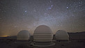 Sequência time-lapse da infraestrutura de busca de planetas, ExTrA, instalada em La Silla