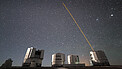 ESOcast 229 Light: Disco de formação planetária desfeito pelas suas três estrelas centrais