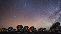 ESOcast 235 Light: Astrónomos observam campos magnéticos nas bordas de buraco negro