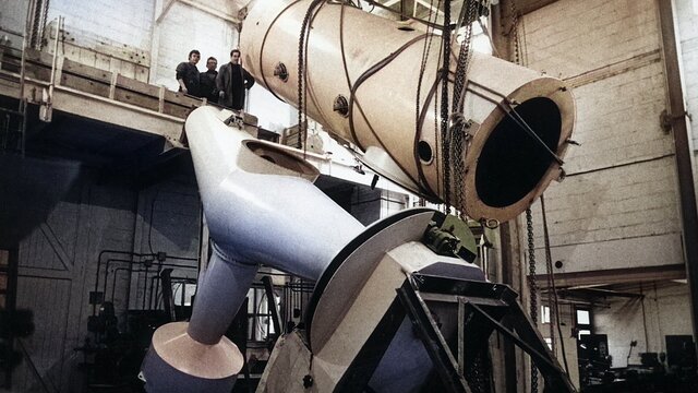 Building the 1.52-metre telescope