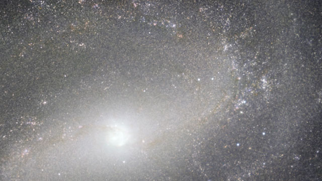 Recorrido por Messier 83 en el infrarrojo