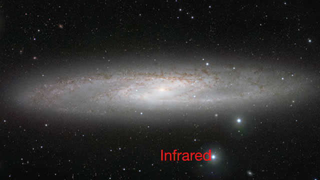 Comparación en infrarrojo y visible de la Galaxia Escultor (NGC 253)