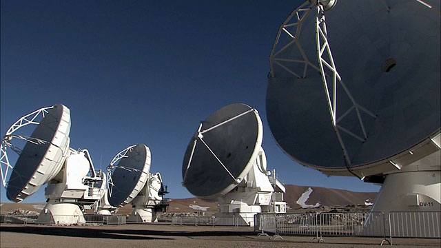 ALMA antennas on Chajnantor move in unison