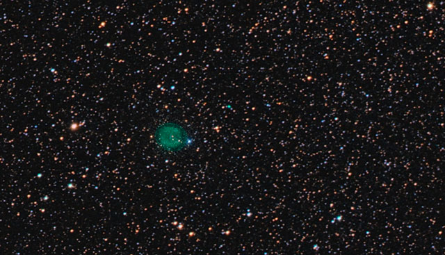Zoomaten planetaariseen sumuun IC 1295