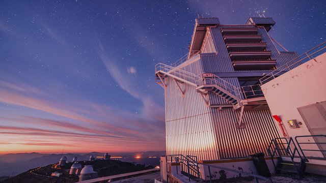 The New Technology Telescope turns in La Silla