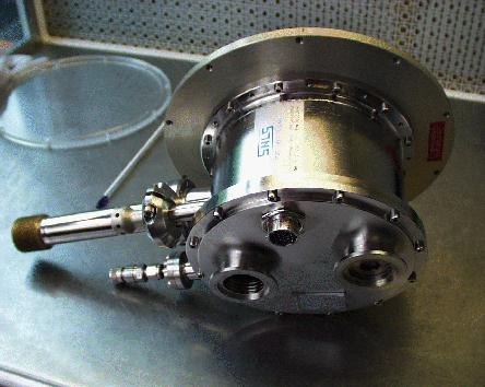 Continuous
Flow Cryostat
